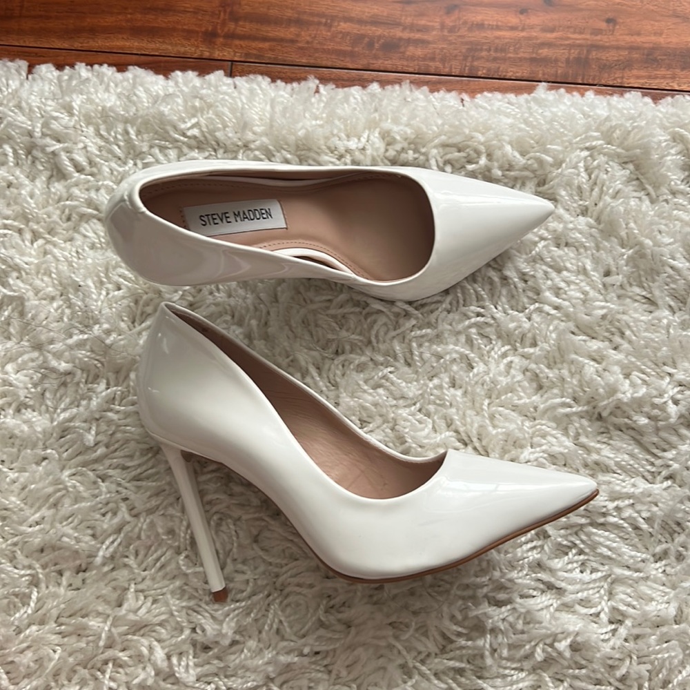 White steve madden pointed heels